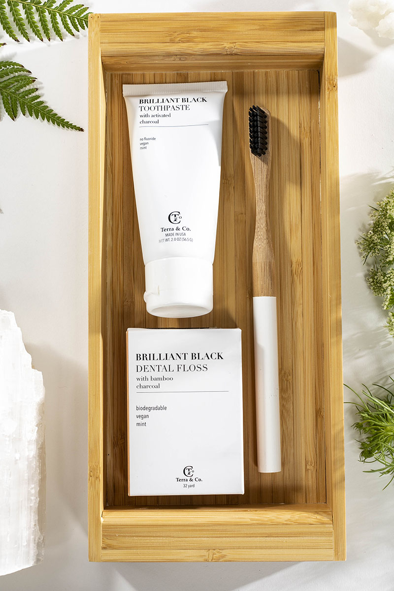 Eco Friendly Dental Floss Should Be Your Next Zero Waste Purchase via eco club / photo of biodegradable floss + toothpaste