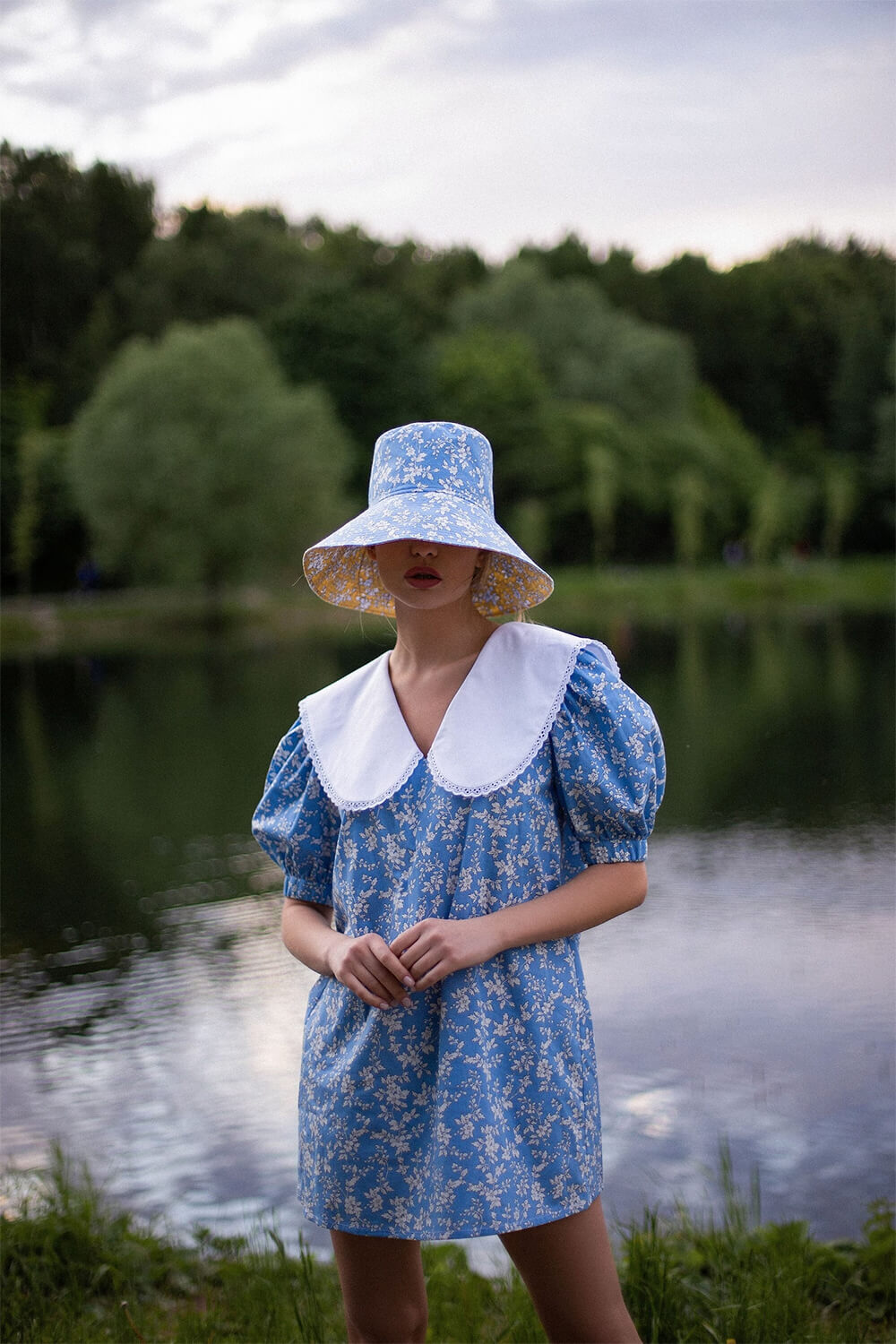 floral blue wide brim bucket hat